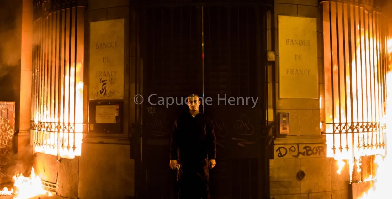 Мастак Паўленскі падпаліў ў цэнтры Парыжа будынак Банка Францыі