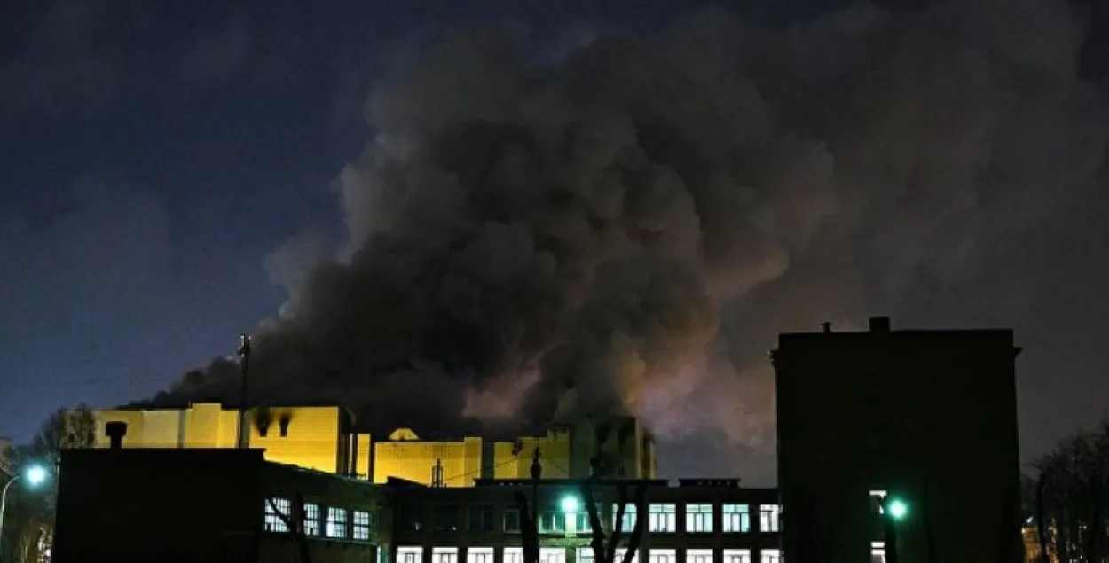 Колькасць загінулых падчас пажару ў Кемераве дасягнула 64 чалавек