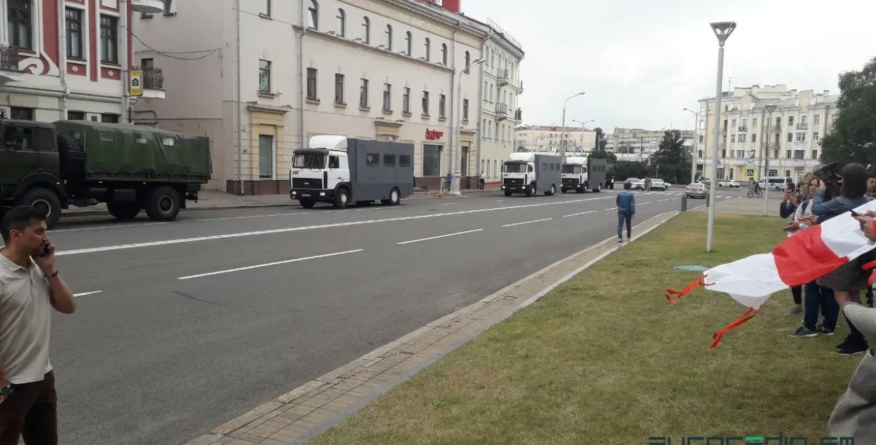 К учителям приехали автозаки / Еврорадио