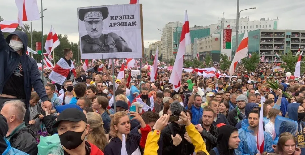 На саміце ЕС могуць абмеркаваць пытанне пра бязвізавы рэжым для беларусаў