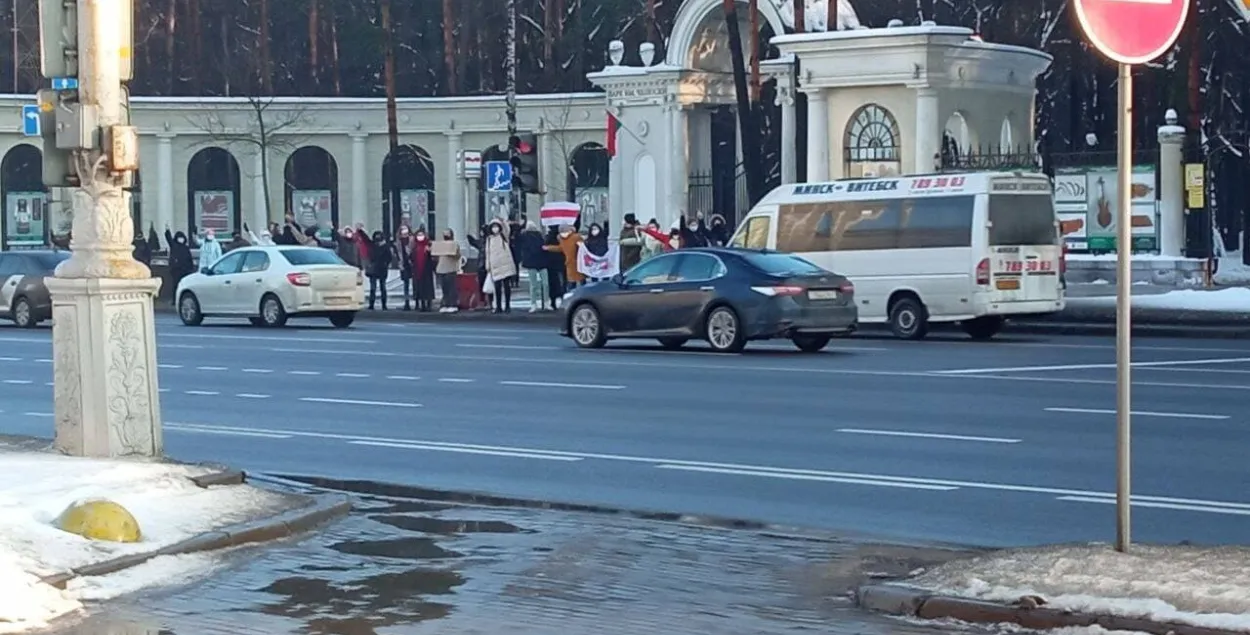 Ланцуг салідарнасьці ля Парку Чалюскінцаў / kyky.org