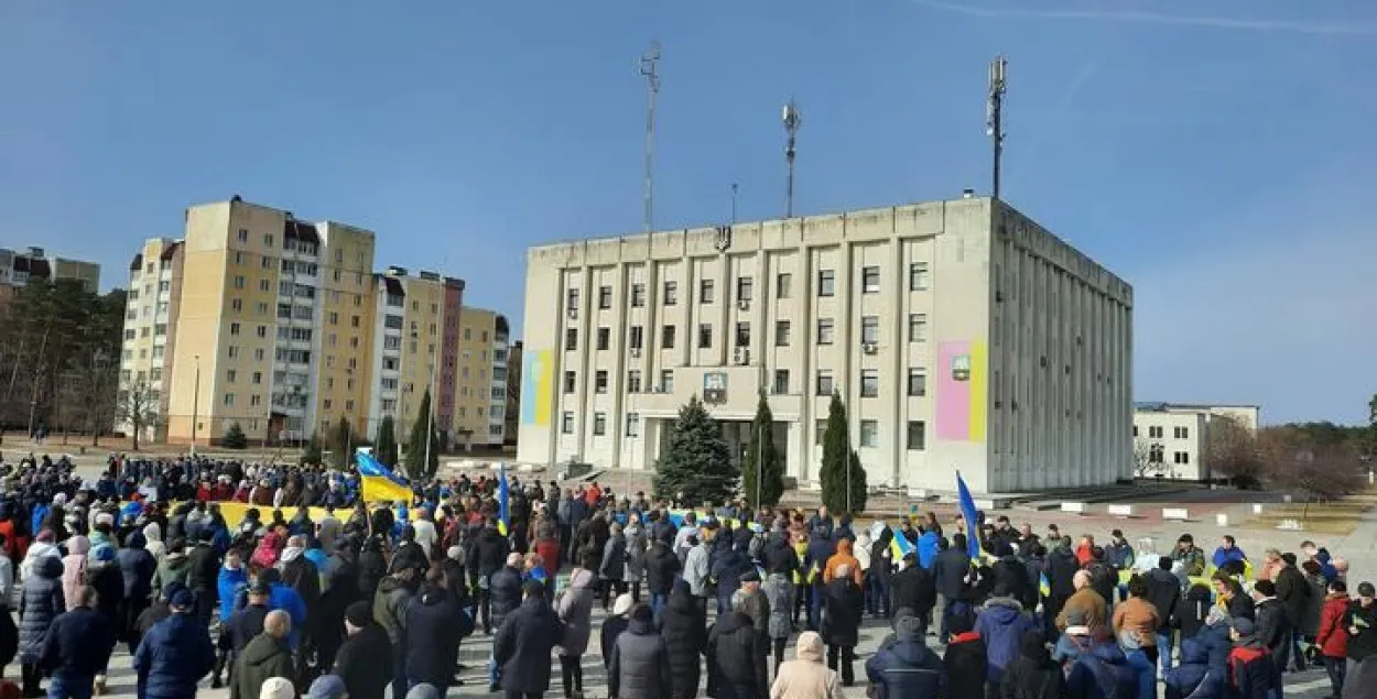 Украинский Славутич, что на границе с Беларусью, заняли российские войска