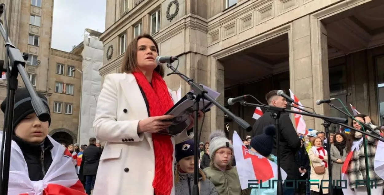 “Сустрэцца не пашкодзіць”. Эксперты пра сустрэчу Зяленскага і Ціханоўскай