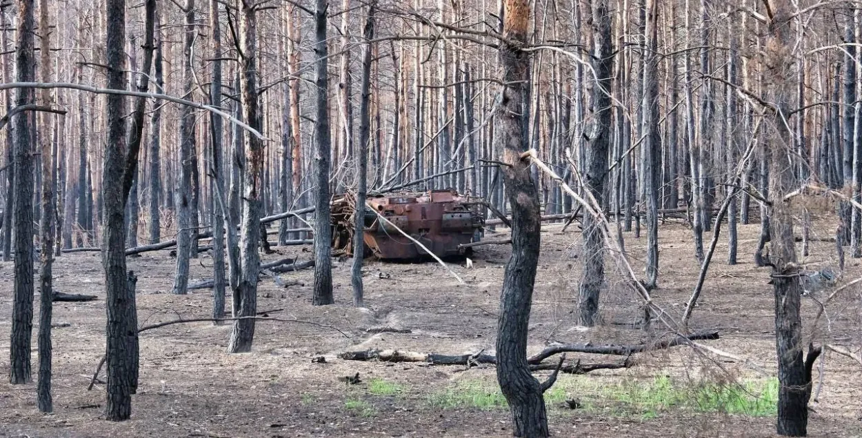 Российская военная техника, разбитая и покинутая в украинских лесах
