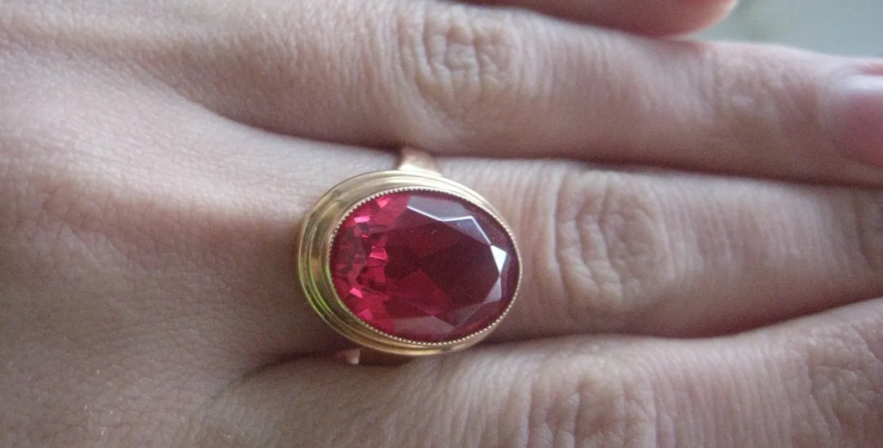 У Гродне з рукі нябожчыцы скралі пярсцёнак