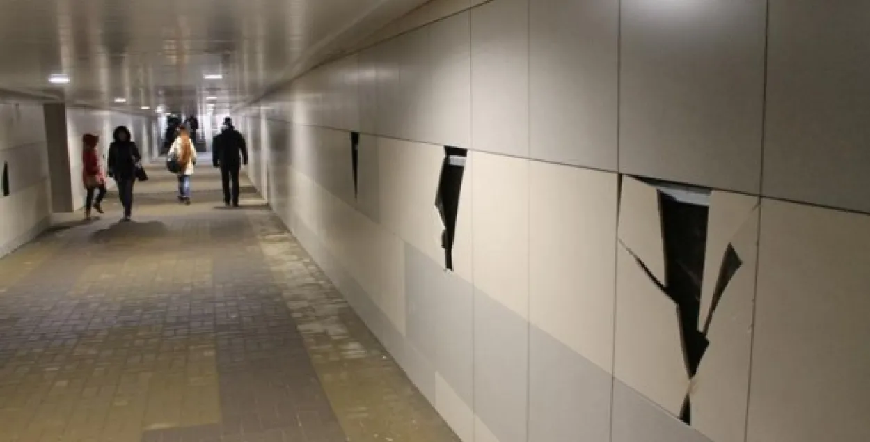 У Віцебску вандалы разграмілі падземны пераход (фота)