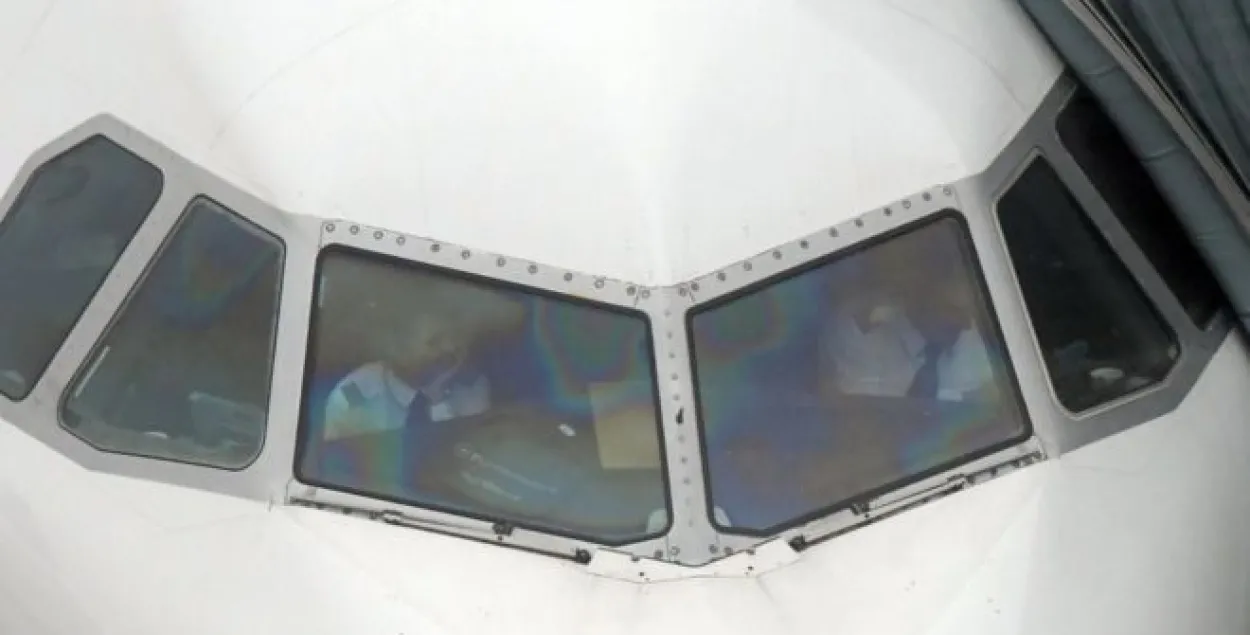 У Канадзе арыштавалі пілота, які перад вылетам напіўся да страты прытомнасці