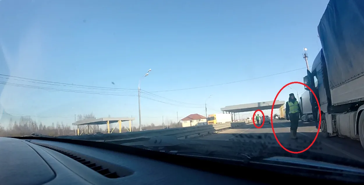 Як выглядае пашпартны кантроль на мяжы Беларусі і Расіі