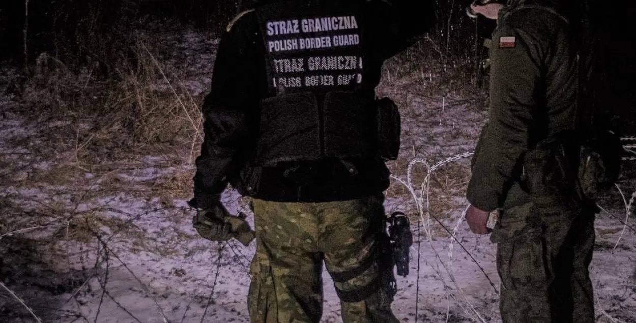 На границе Польши и Беларуси мигранты забросали камнями польских пограничников
