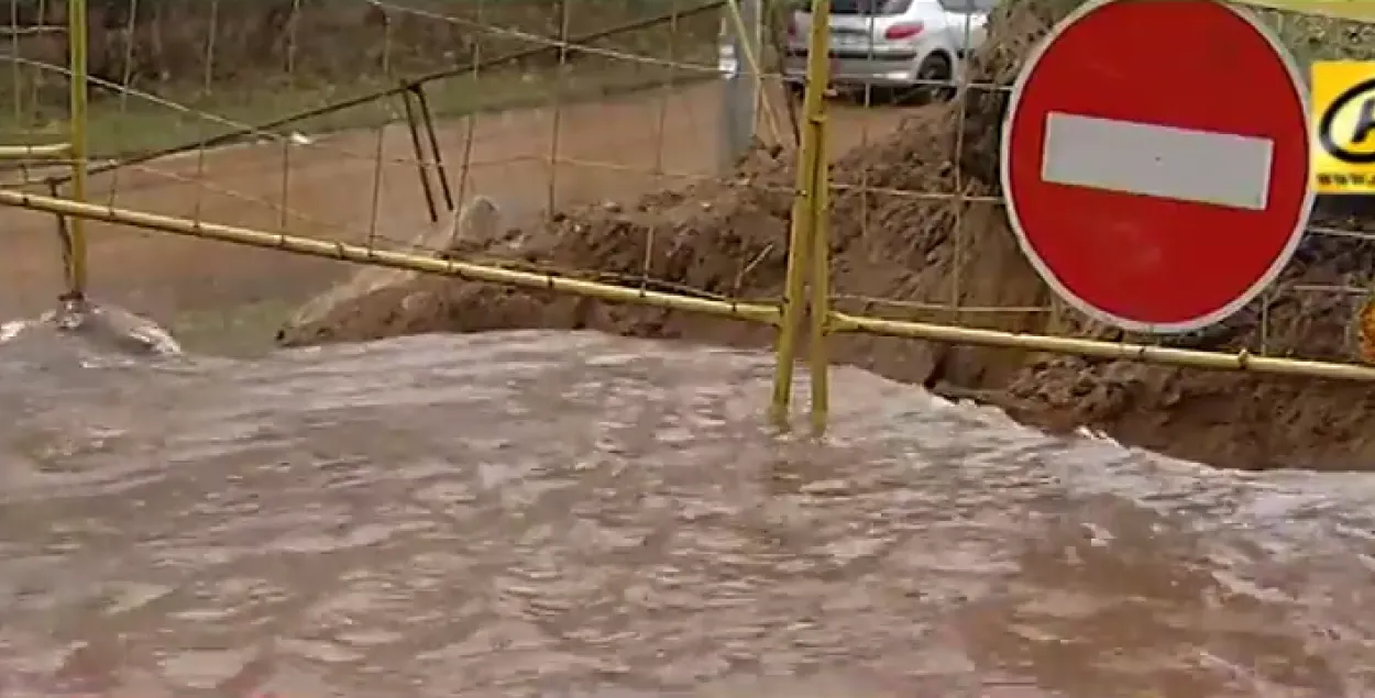 У Мінску з-за прарыву трубы без вады засталіся пяць шматпавярховікаў