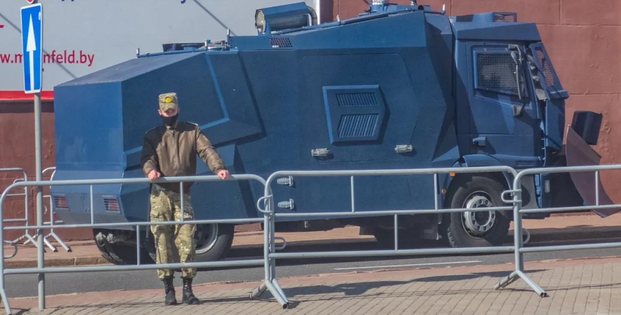 The Predator water cannons in Minsk / Wikimedia