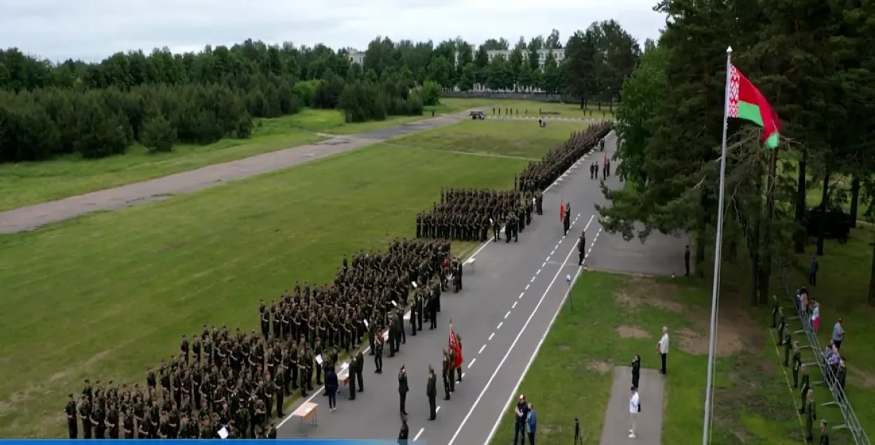 Прысяга салдат у Беларусі падчас эпідэміі каранавіруса / ВоенТВ