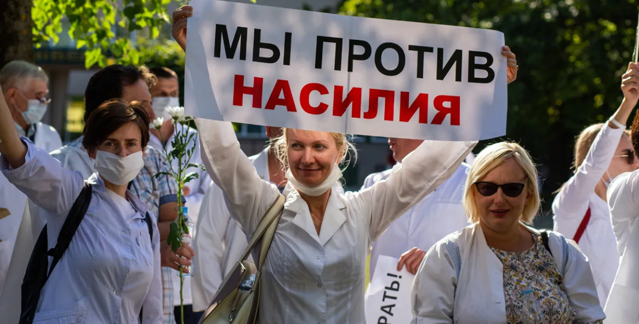 Гродненские медики записали обращение: ежедневно люди в масках похищают граждан