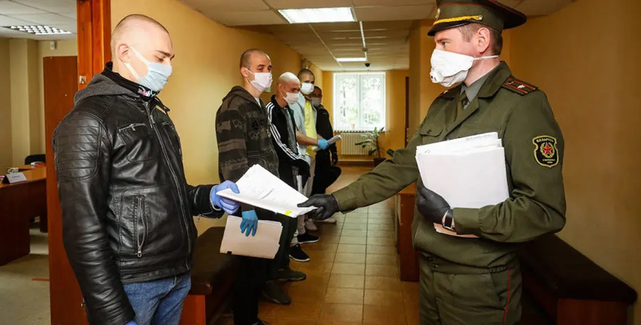 В Минске началась отправка призывников в армию / minsknews.by