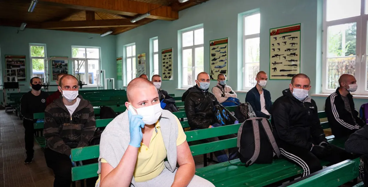 Мінабароны: усе прызыўнікі праходзяць двухтыднёвую ізаляцыю