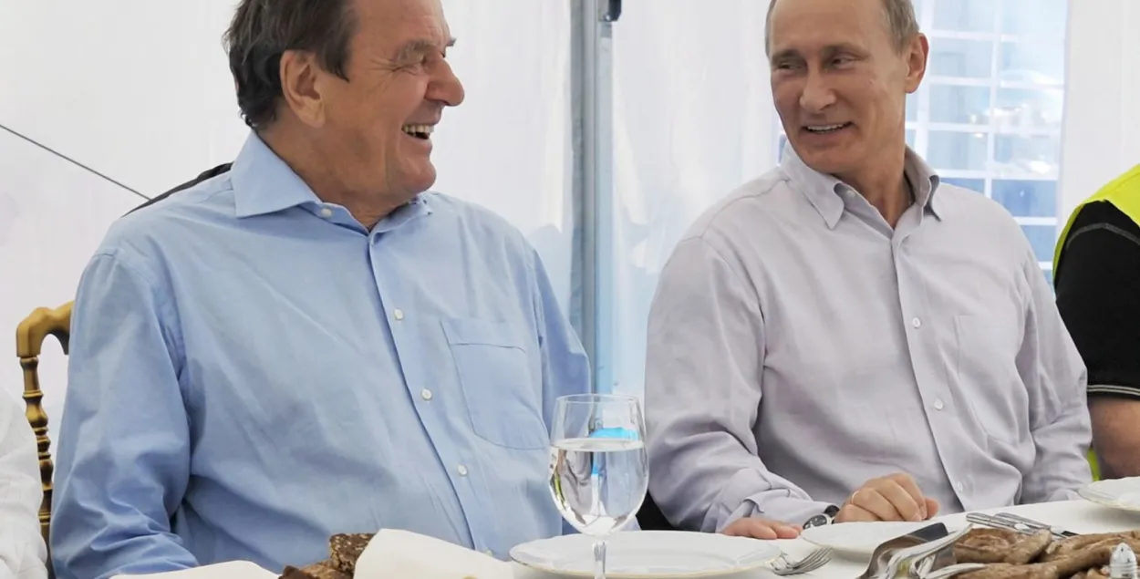 Герхард Шродэр і Уладзімір Пуцін, 2011 год / АР