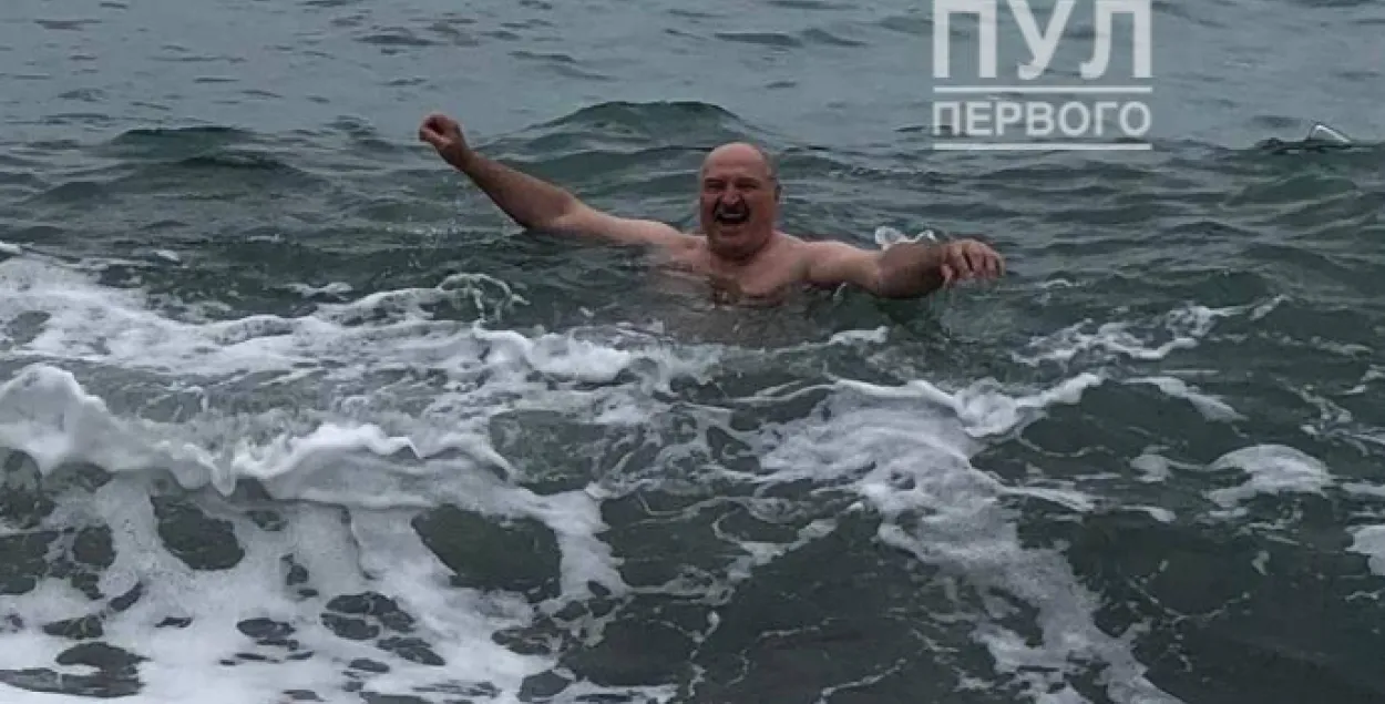 Пяскоў адказаў на пытанне, чаму Пуцін не купаўся з Лукашэнкам