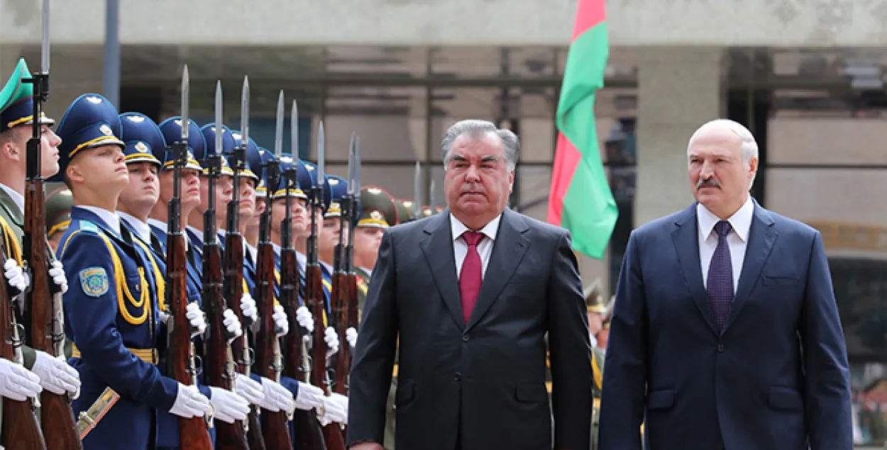 Лукашэнка падзякаваў Рахмону за прывезены дождж