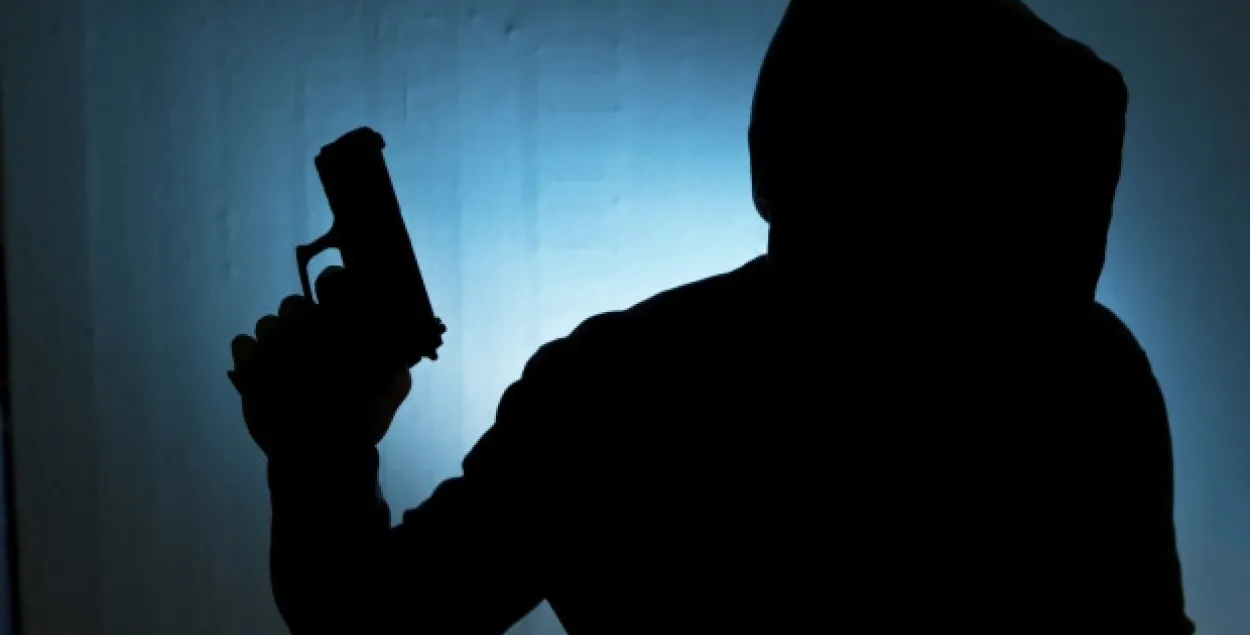 У Лунінецкім раёне чацвёра мужчын зладзілі разбойны напад на пенсіянерку