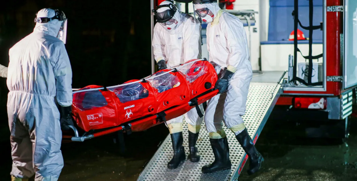 У Казахстан праз Мінск прыляцела 2-гадовая дзяўчынка, хворая на каранавірус