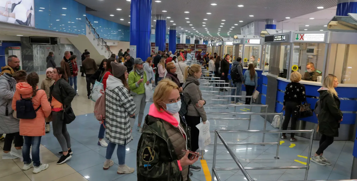 "Белавія" прыпыняе палёты ў Маскву, Кіеў, Адэсу, Нур-Султан, Алматы