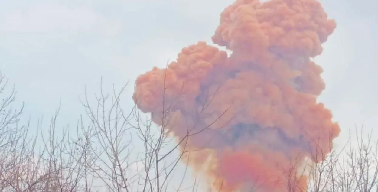 Взрыв цистерны с азотной кислотой​ / facebook.com/sergey.gaidai.loga