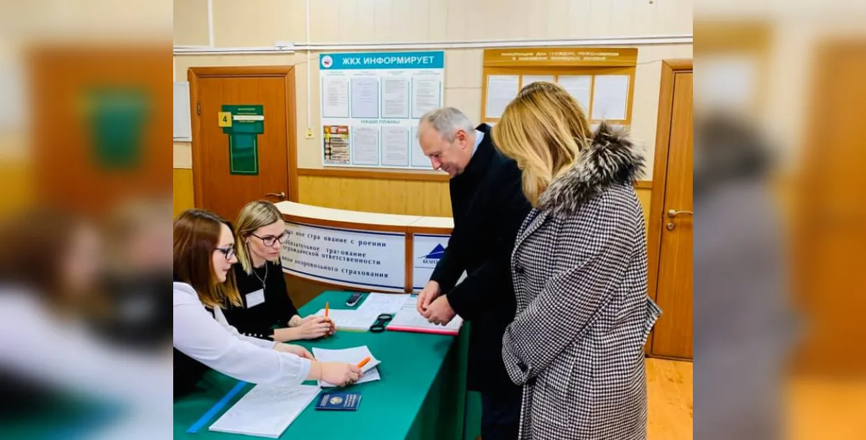 Румас досрочно проголосовал на выборах