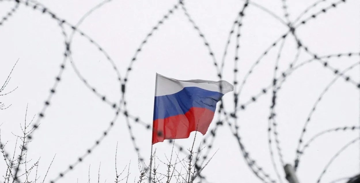 За колючей проволокой / Reuters