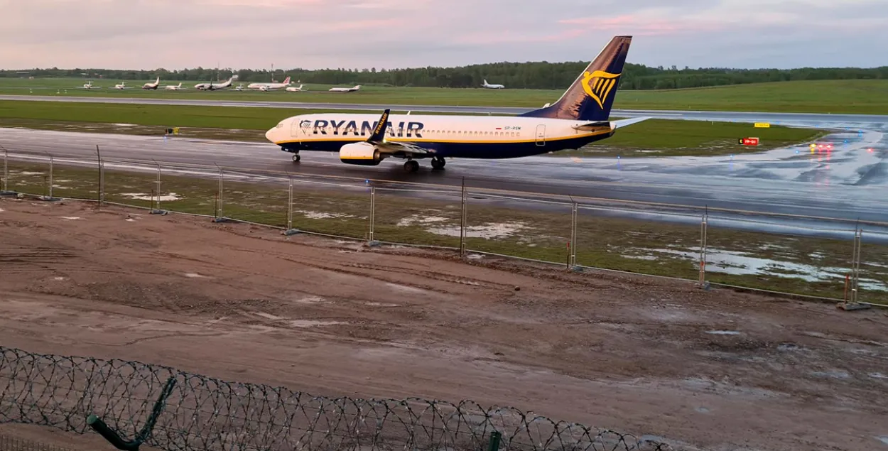 Самолёт Ryanair, который принудительно сажали в Минске / Reuters