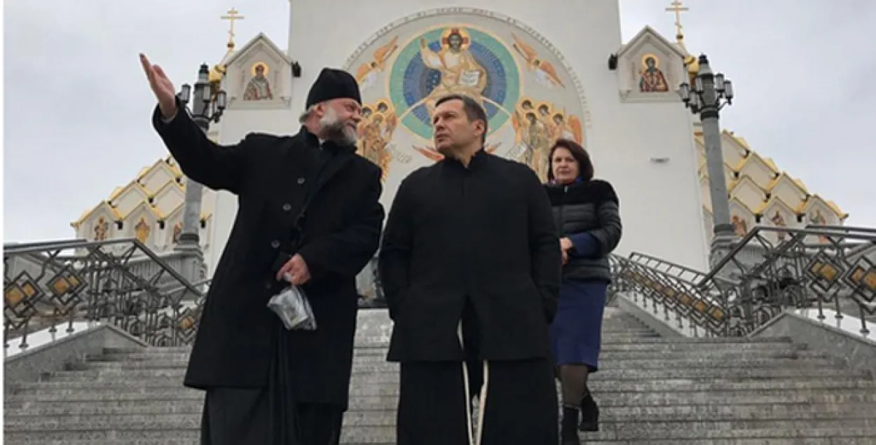 Уладзімір Салаўёў гуляе па вуліцах Мінска
