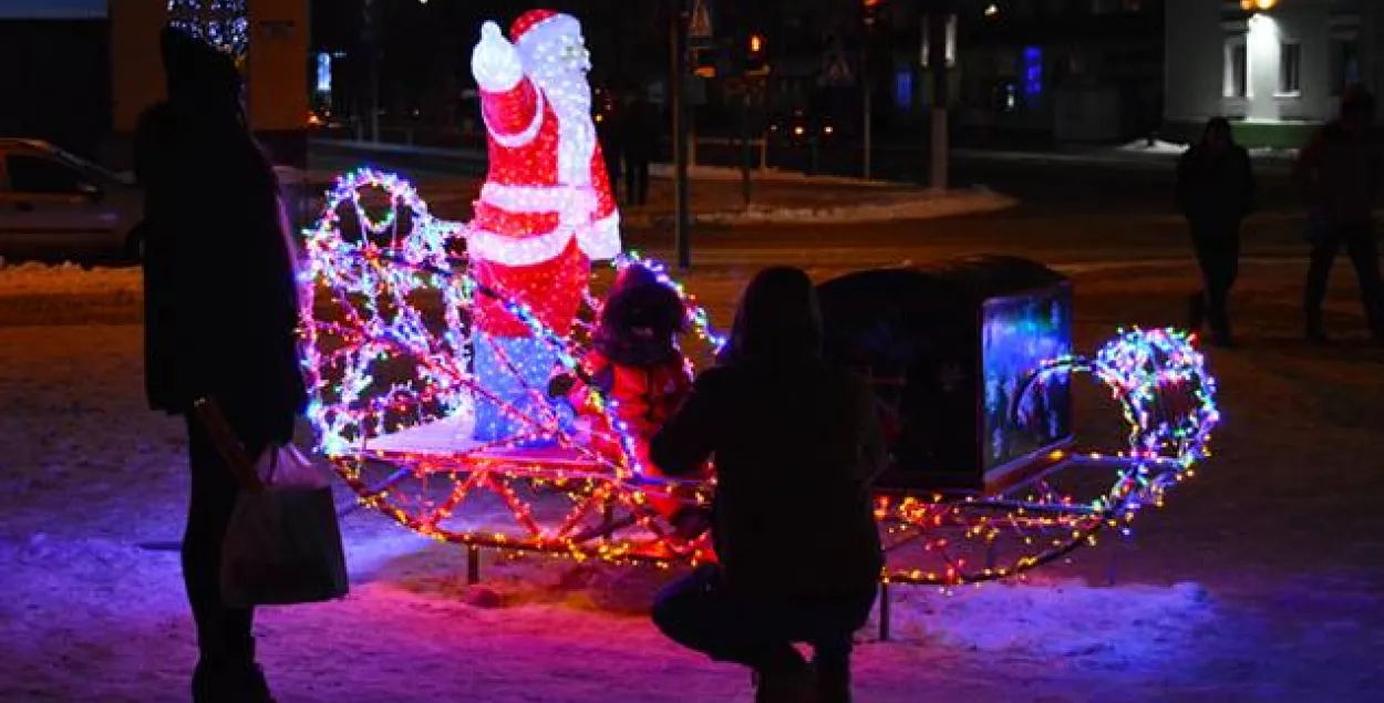 У Слуцку злавілі выкрадальнікаў дэкаратыўнага Санта Клаўса