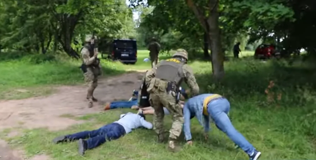 Задержание криминальных авторитетов / Скриншот с видео МВД