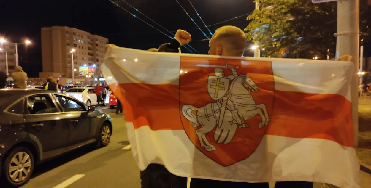 Міліцыя не лічыць хуліганам хлопца, які кідаўся на вуліцы мэбляй у незнаёмых