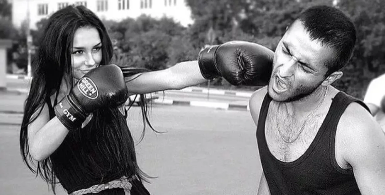 15-гадовая светлагорская школьніца зламала 25-гадоваму кавалеру сківіцу