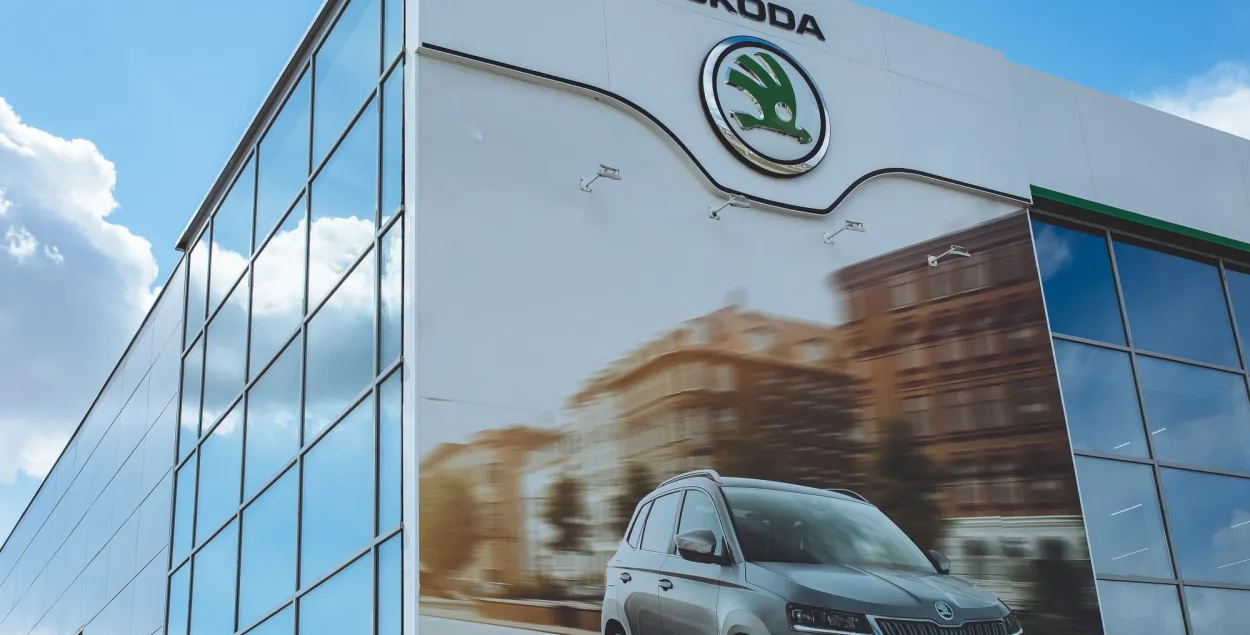 Аўтасалоны "Шкоды" ў Беларусі працуюць "у бягучым рэжыме"