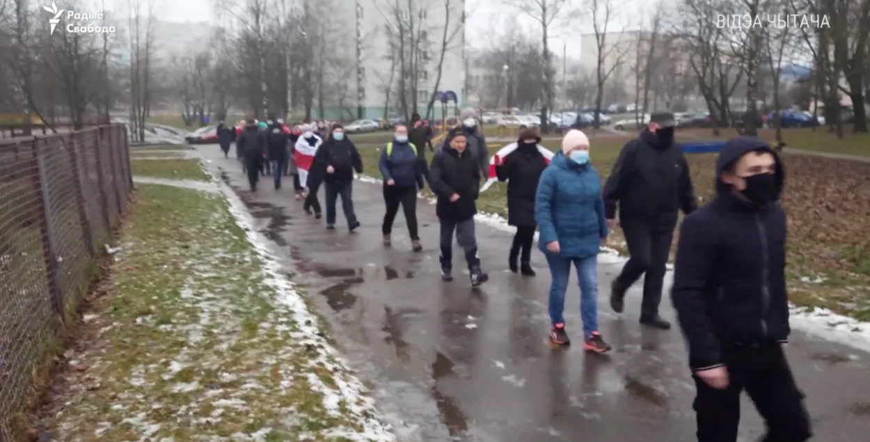 В нескольких районах Минска проходят протестные "марши соседей"