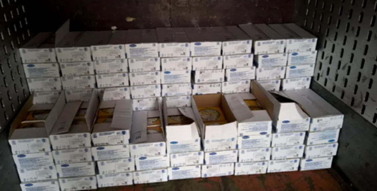 Фотафакт: мінчук захоўваў у гаражы 3 тоны сыру на 200 млн