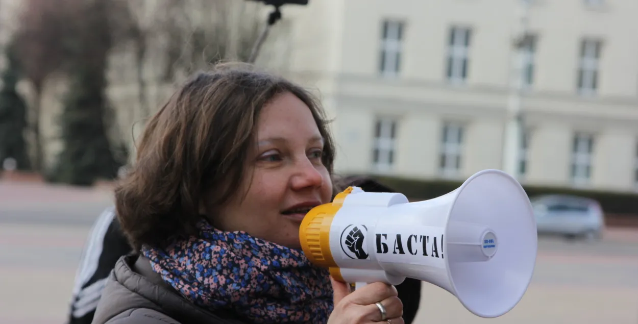Брастаўчанку вінавацяць у гвалце супраць міліцыянта за сарваную маску
