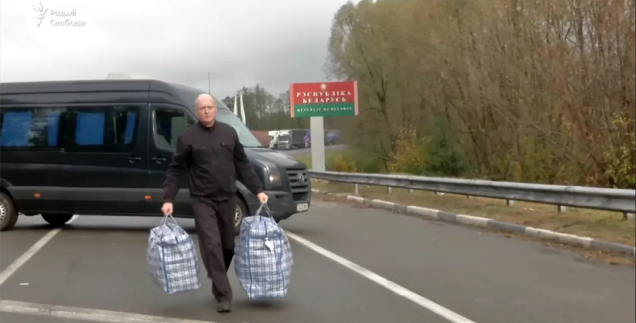 З'явілася відэа, як "шпіёна" Шаройку перадаюць Украіне