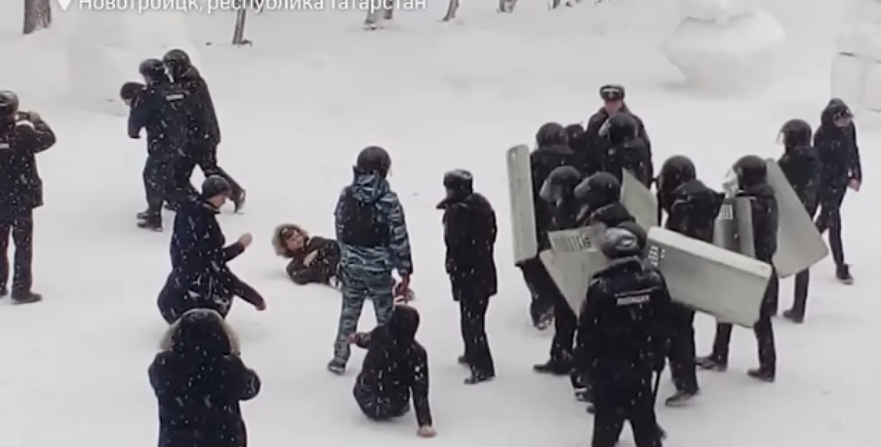 Расійскія сілавікі трэніраваліся на школьніках разганяць мітынгі