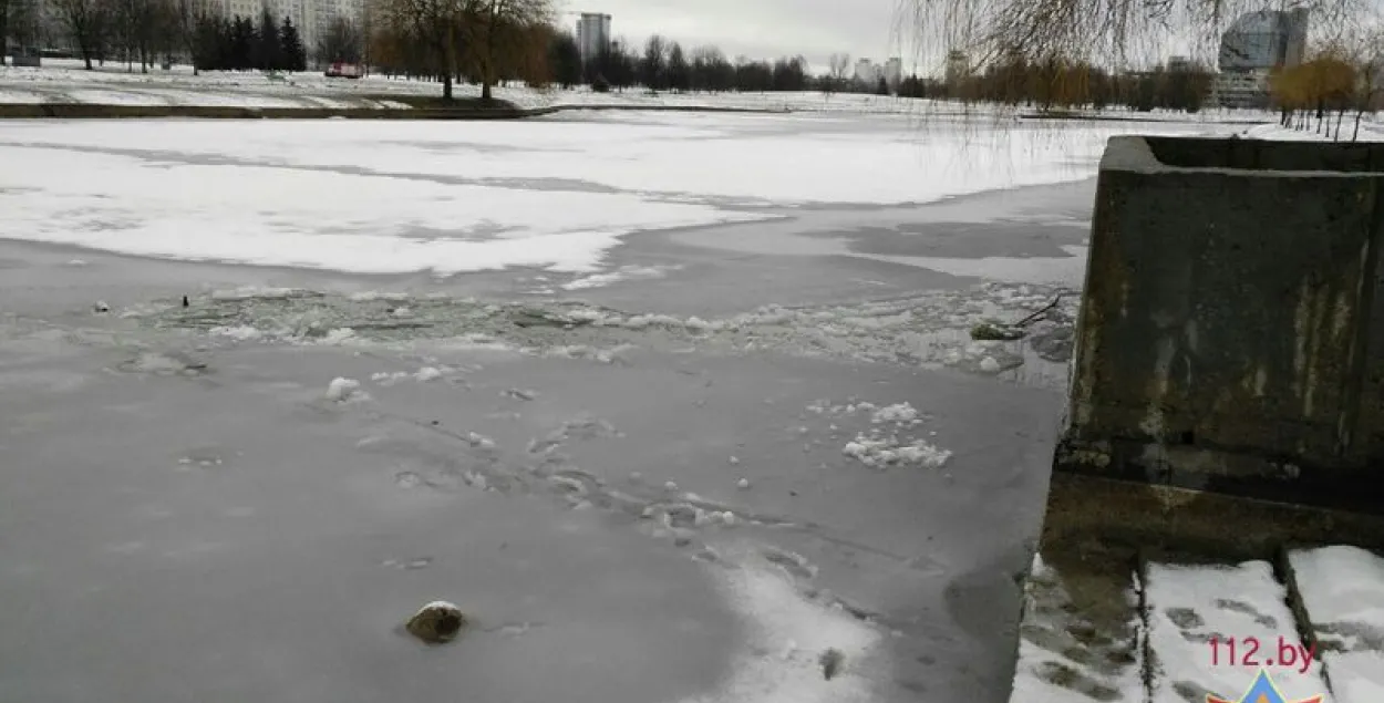 У Мінску відавочцы выратавалі жанчыну, якая выпадкова ўпала ў ваду