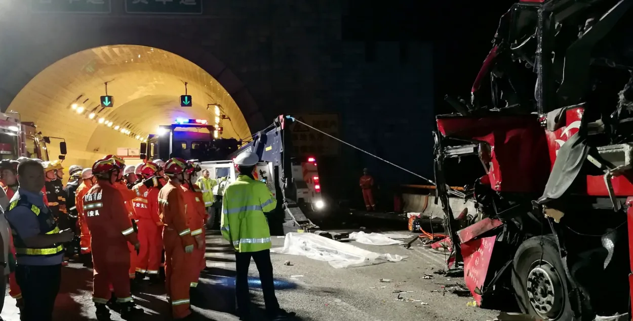 У буйной аўтааварыі ў Кітаі загінулі 36 чалавек