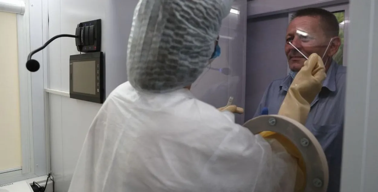 Минздрав: сейчас в Беларуси более 20 тысяч людей болеют COVID-19