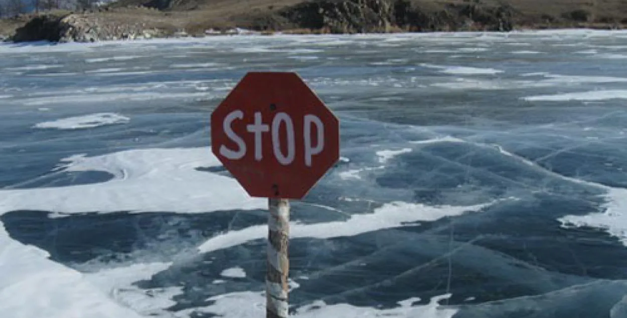 Новыя ахвяры тонкага лёду — у Мазырскім раёне на возеры патануў рыбак 