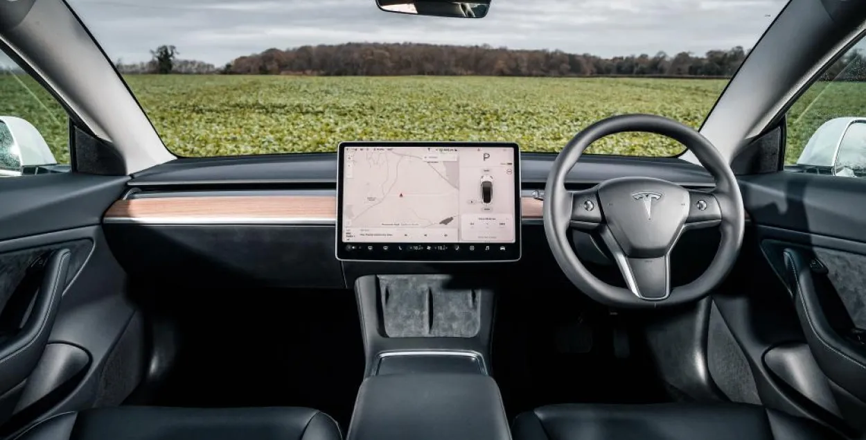 Tesla отзовет 475 тысяч электрокаров из-за технических дефектов