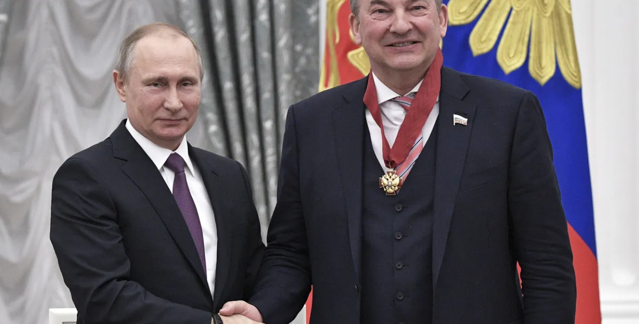 Владимир Путин и Владислав Третьяк / Reuters