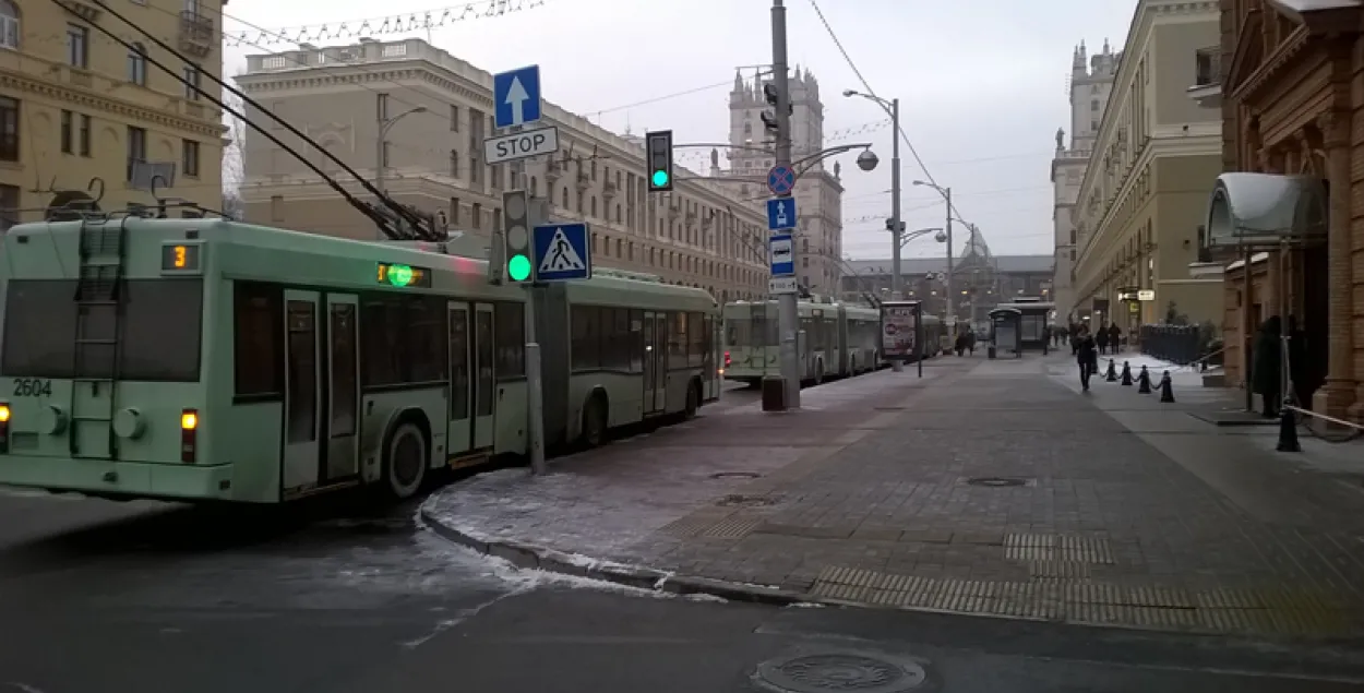 У цэнтры Мінску абарвалася тралейбусная лінія