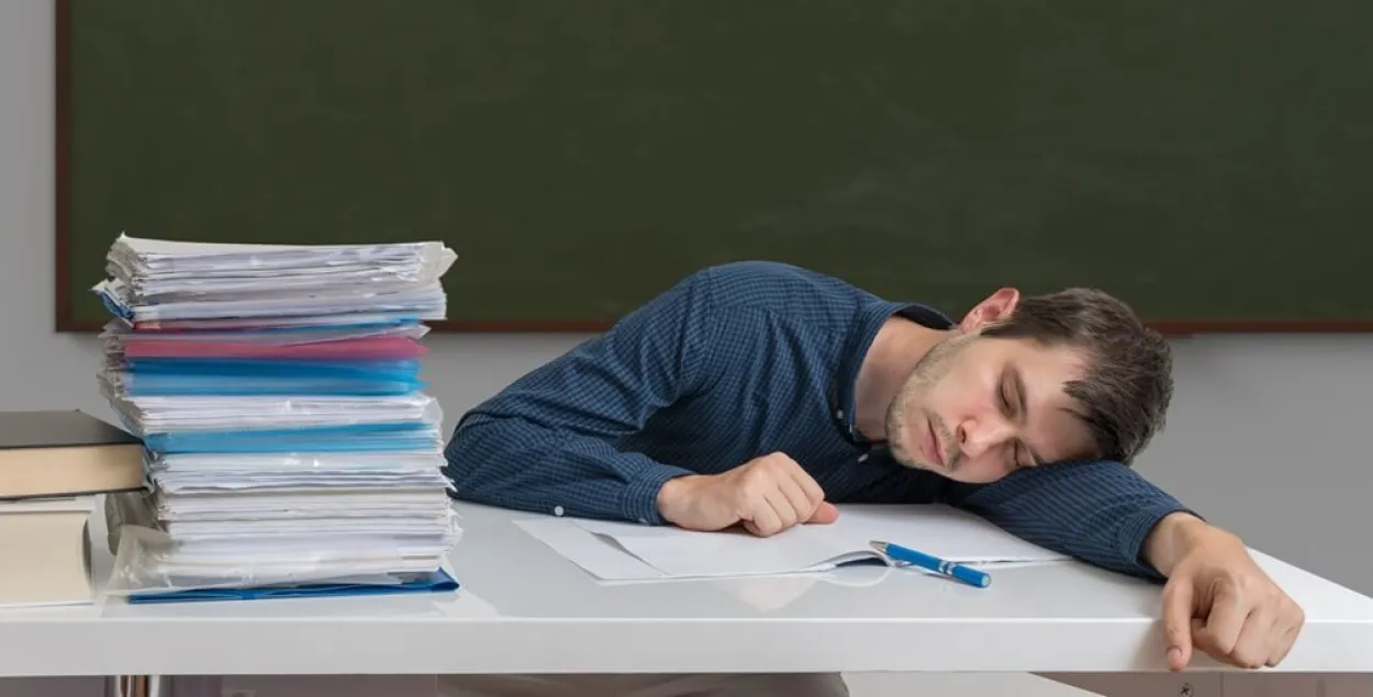 Што складаней: вучыць дзяцей або запаўняць шматлікія паперкі?