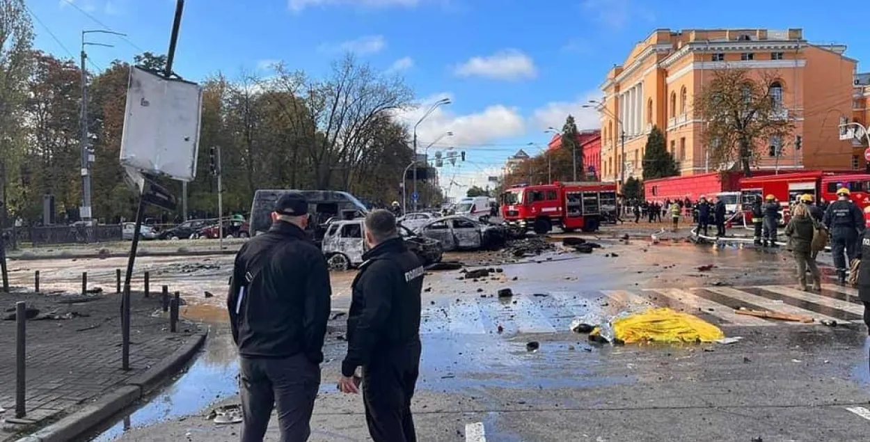 Специальные службы работают на местах взрывов в Киеве / @UA_National_Police
