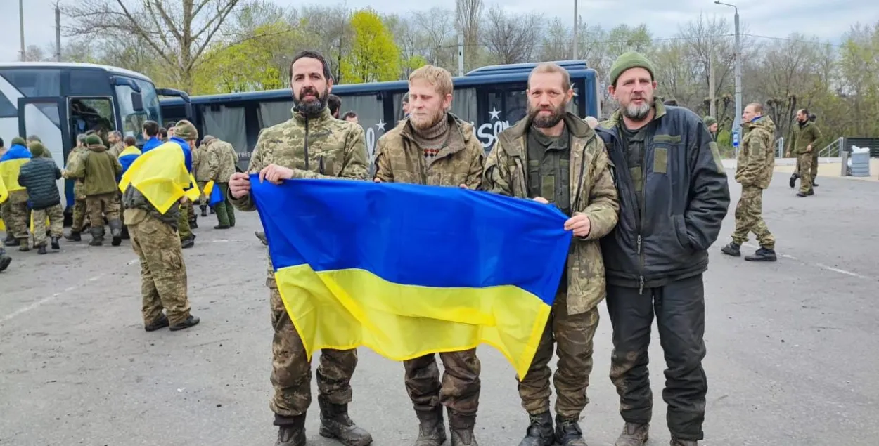 Украинские военные, которые вернулись из плена /&nbsp;facebook.com/GeneralStaff.ua
